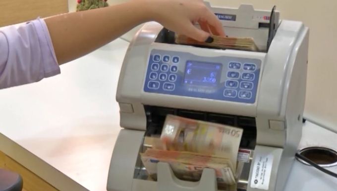 Tkurren kursimet ne leke: Pesha e depozitave ne euro 54 per qind ne prill